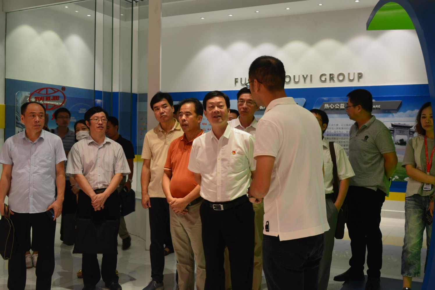 ����ʡ�������쵼һ��ݰ�پ۲��ü��ŵ���